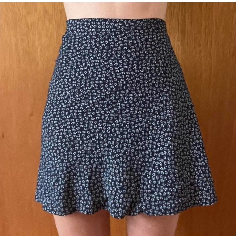 Brandy Melville Navy/Dark Blue and White A-Line True Wrap Around Floral Skirt